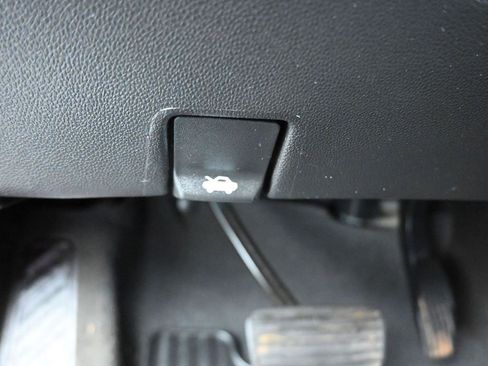 Used 2022 Chevrolet Silverado 2500 LT image 28