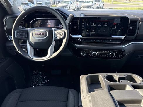 Used 2024 GMC Sierra 1500 Elevation AWD/4WD image 3