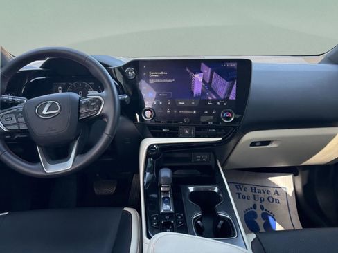 Used 2024 Lexus NX 350 AWD image 11