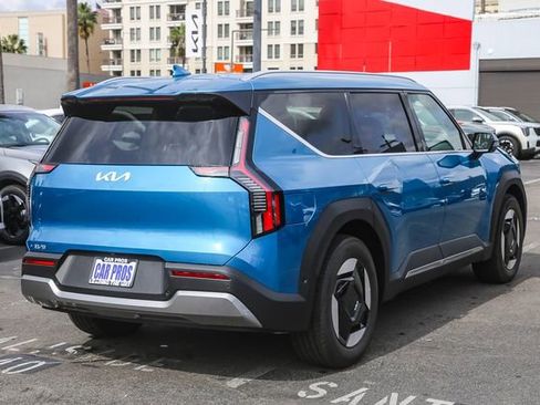 New 2026 Kia EV9 Wind image 17