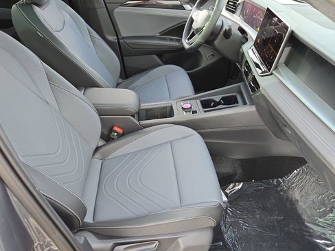 New 2026 Volkswagen Tiguan SE R-Line image 25