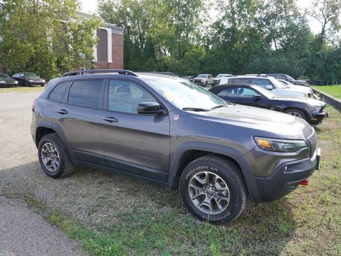 Used 2022 Jeep Cherokee Trailhawk w/ Sound & Nav Group AWD/4WD image 10
