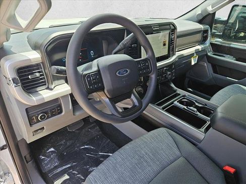 New 2026 Ford F250 XLT w/ XLT Premium Package AWD/4WD image 3