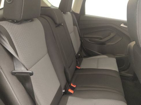 Used 2017 Ford Escape SE w/ Equipment Group 201A FWD image 19