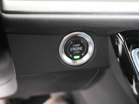 Used 2024 Chevrolet Traverse LT FWD image 41