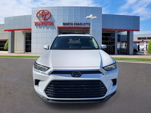 Used 2024 Toyota Grand Highlander XLE image 5