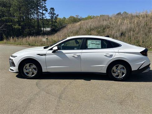 New 2025 Hyundai Sonata SE image 2