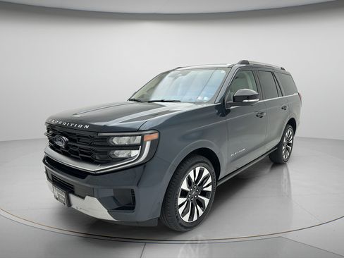 Used 2025 Ford Expedition Platinum w/ Driver's Package AWD/4WD image 3