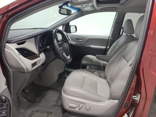 Certified 2017 Toyota Sienna XLE w/ XLE Navigation Package AWD/4WD image 18