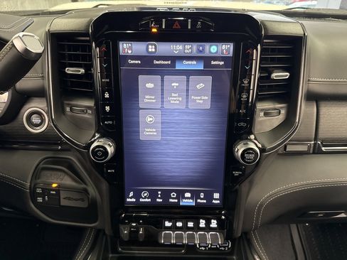 Used 2024 RAM 2500 Limited image 30