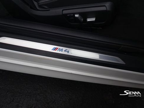 Used 2017 BMW M4 Convertible image 27