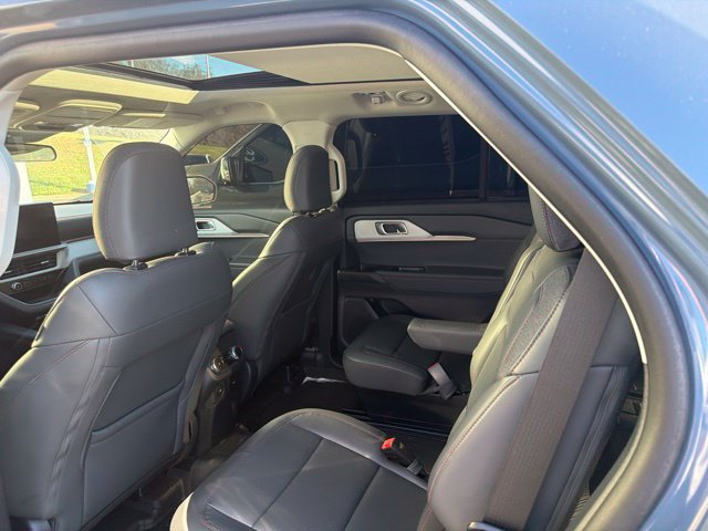 Used 2025 Ford Explorer Active w/ Active Comfort Package AWD/4WD image 5