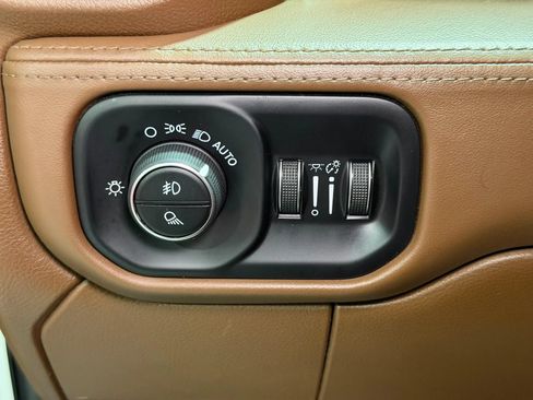 Used 2019 RAM 3500 Limited AWD/4WD image 32