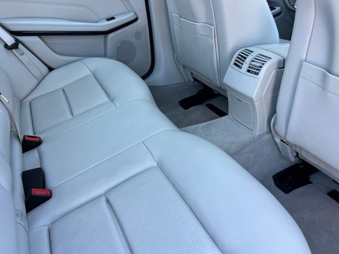 Used 2015 Mercedes-Benz E 350 4MATIC Sedan image 31