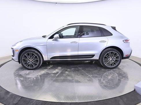 Used 2026 Porsche Macan AWD/4WD image 2