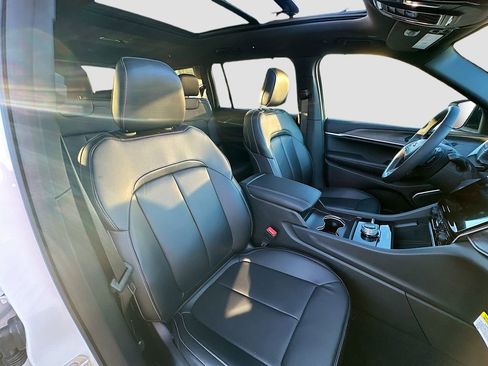 New 2025 Jeep Grand Cherokee L Limited w/ Luxury Tech Group II image 34