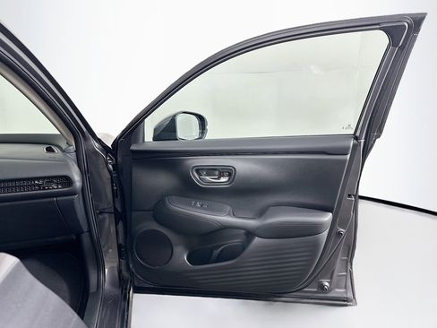 Used 2025 Honda HR-V LX image 30