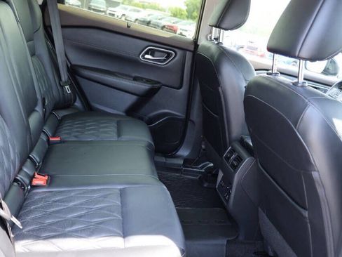 Used 2023 Nissan Rogue Platinum w/ Platinum Premium Package AWD/4WD image 16
