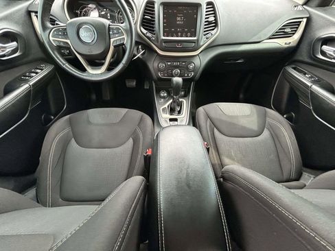 Used 2016 Jeep Cherokee Latitude AWD/4WD image 12