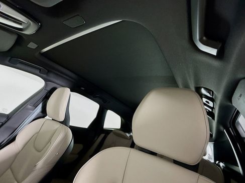 Used 2026 Volvo XC60 B5 Plus w/ Climate Package PRO image 21