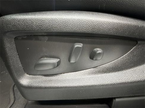 Used 2019 GMC Yukon XL SLT image 12