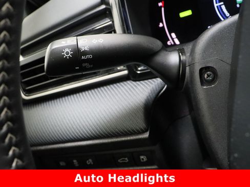 Used 2025 Toyota Camry SE image 25