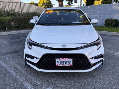 Used 2024 Toyota Corolla SE image 3