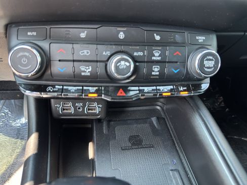 Used 2021 Dodge Durango Citadel w/ Technology Group AWD/4WD image 16