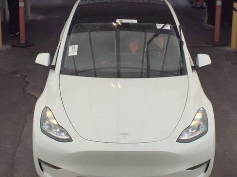 Used 2022 Tesla Model Y Performance image 2