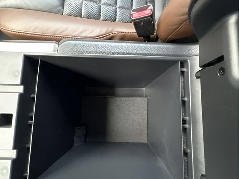 Used 2017 Nissan Titan Platinum Reserve AWD/4WD image 25