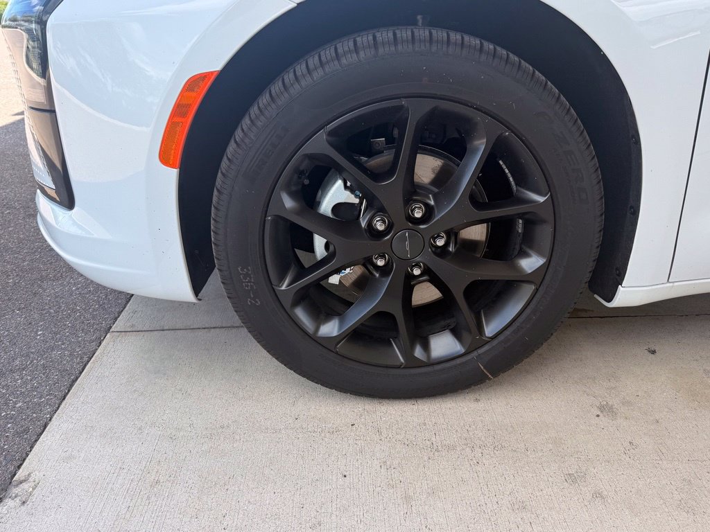 New 2027 Chrysler Pacifica Select FWD image 31