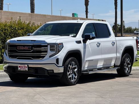 Certified 2023 GMC Sierra 1500 SLT w/ SLT Premium Package AWD/4WD image 8