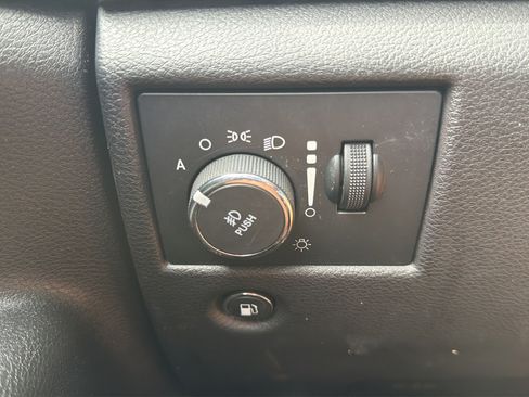 Used 2021 Jeep Grand Cherokee High Altitude AWD/4WD image 21