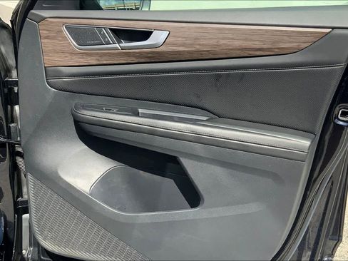 Used 2024 Volkswagen Atlas SEL Premium R-Line image 29