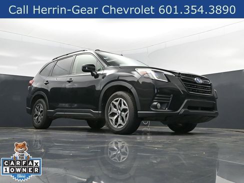 Used 2023 Subaru Forester Premium image 44