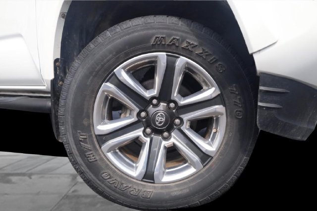 Used 2017 Toyota Tacoma Limited w/ Tow Package AWD/4WD image 3