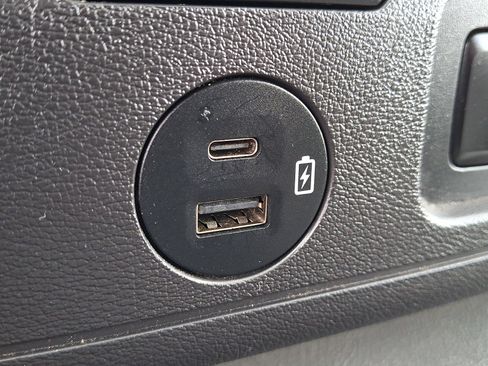 Used 2023 Ford E-450 and Econoline 450 Super Duty w/ Power Windows & Locks Group image 27