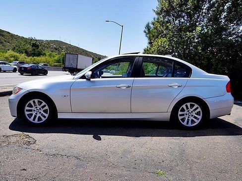 Used 2006 BMW 325i Sedan RWD image 7