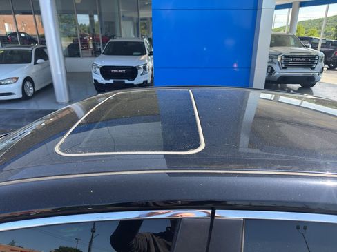 Used 2021 Toyota Camry SE w/ Cold Weather Package image 4