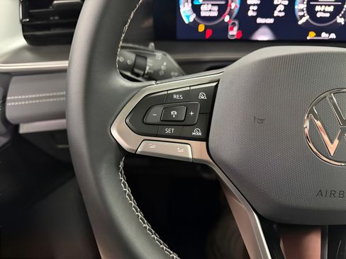 New 2026 Volkswagen Tiguan SE AWD/4WD image 12