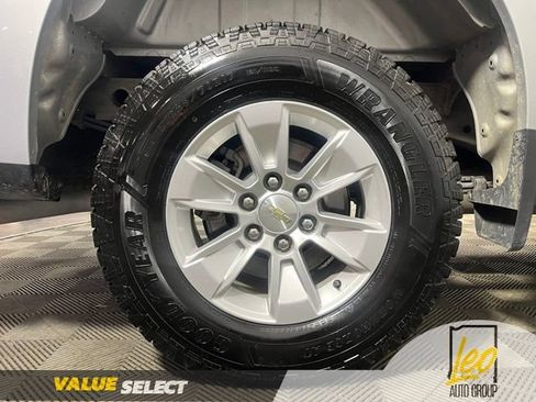 Used 2021 Chevrolet Silverado 1500 LT AWD/4WD image 29