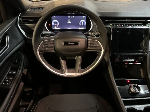 New 2026 Jeep Grand Cherokee Laredo image 13