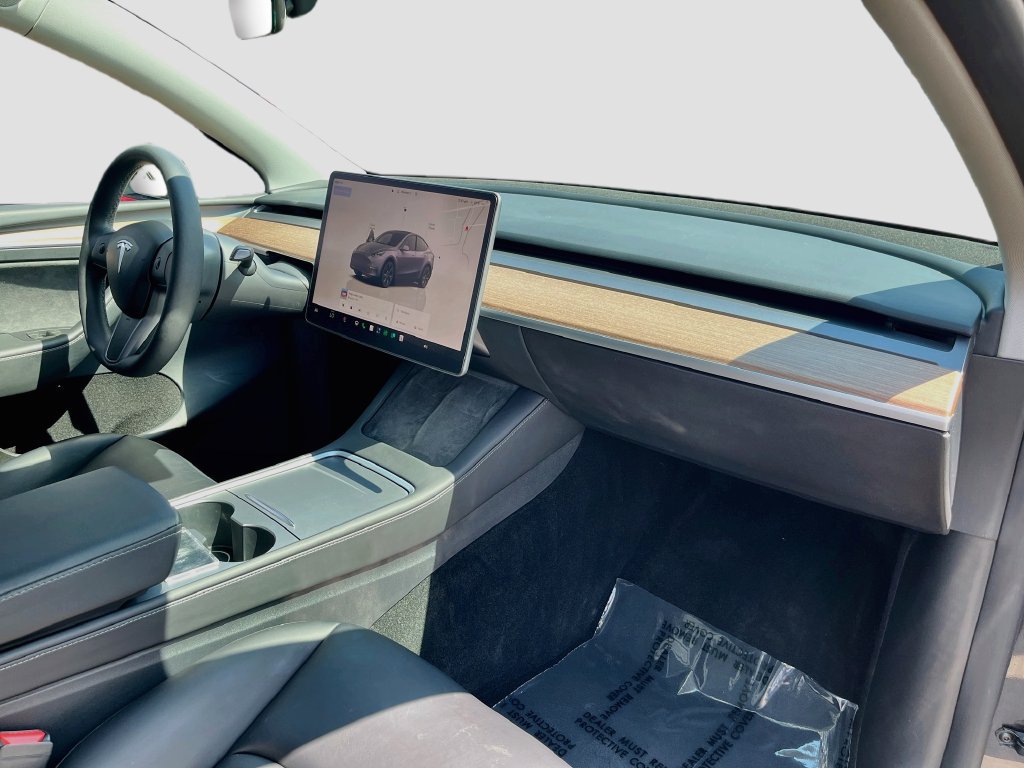 Used 2024 Tesla Model Y Long Range AWD/4WD image 28