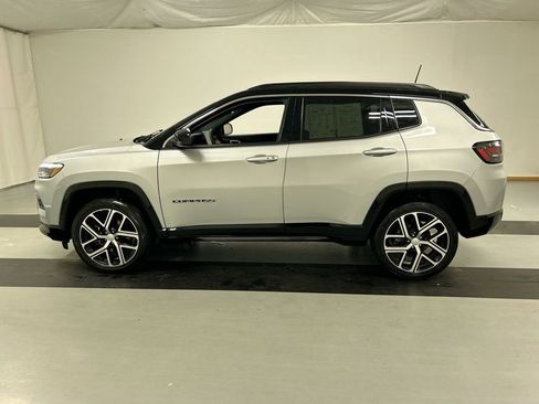 Used 2024 Jeep Compass Limited w/ Elite Group image 7