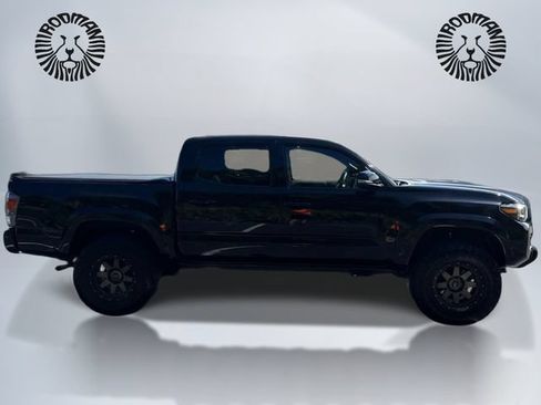 Used 2023 Toyota Tacoma TRD Sport w/ TRD Premium Sport Package AWD/4WD image 5