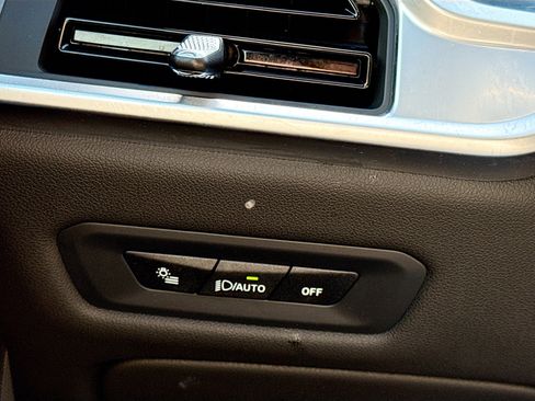 Used 2025 BMW X5 xDrive40i image 37