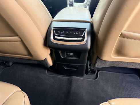 Used 2021 Cadillac XT6 Premium Luxury w/ Platinum Package AWD/4WD image 33