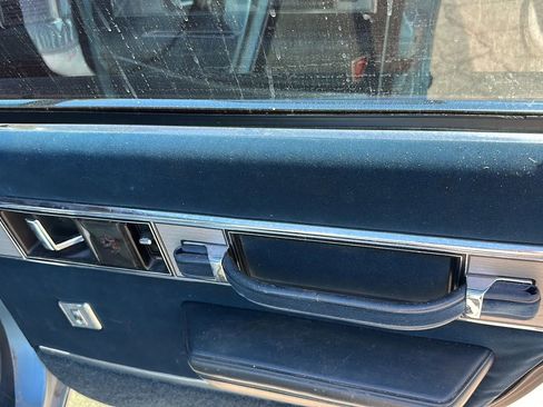 Used 1990 Oldsmobile 88 Royale Brougham image 24