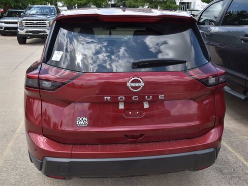 Used 2025 Nissan Rogue S FWD image 6