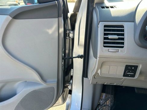 Used 2009 Toyota Corolla Sedan 4D image 17